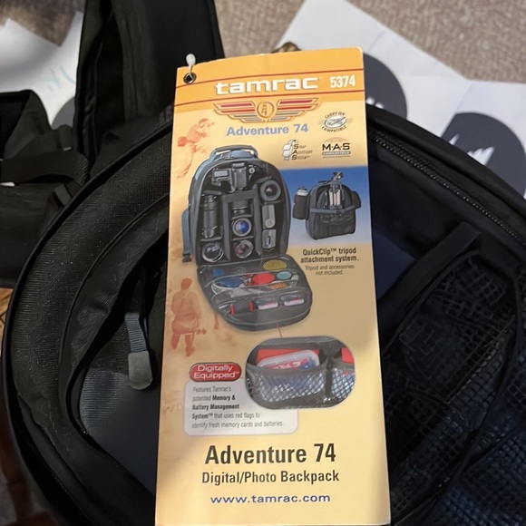 Selling numerous size bags four New the rest slightly used. - Picture 9 of 16